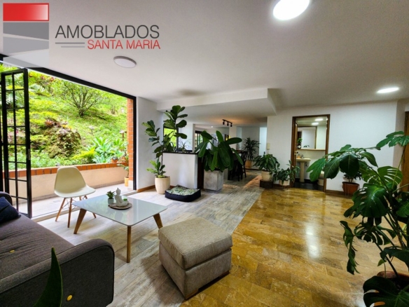 Spacious Furnished Apartment in Poblado, El Campestre. AS1277